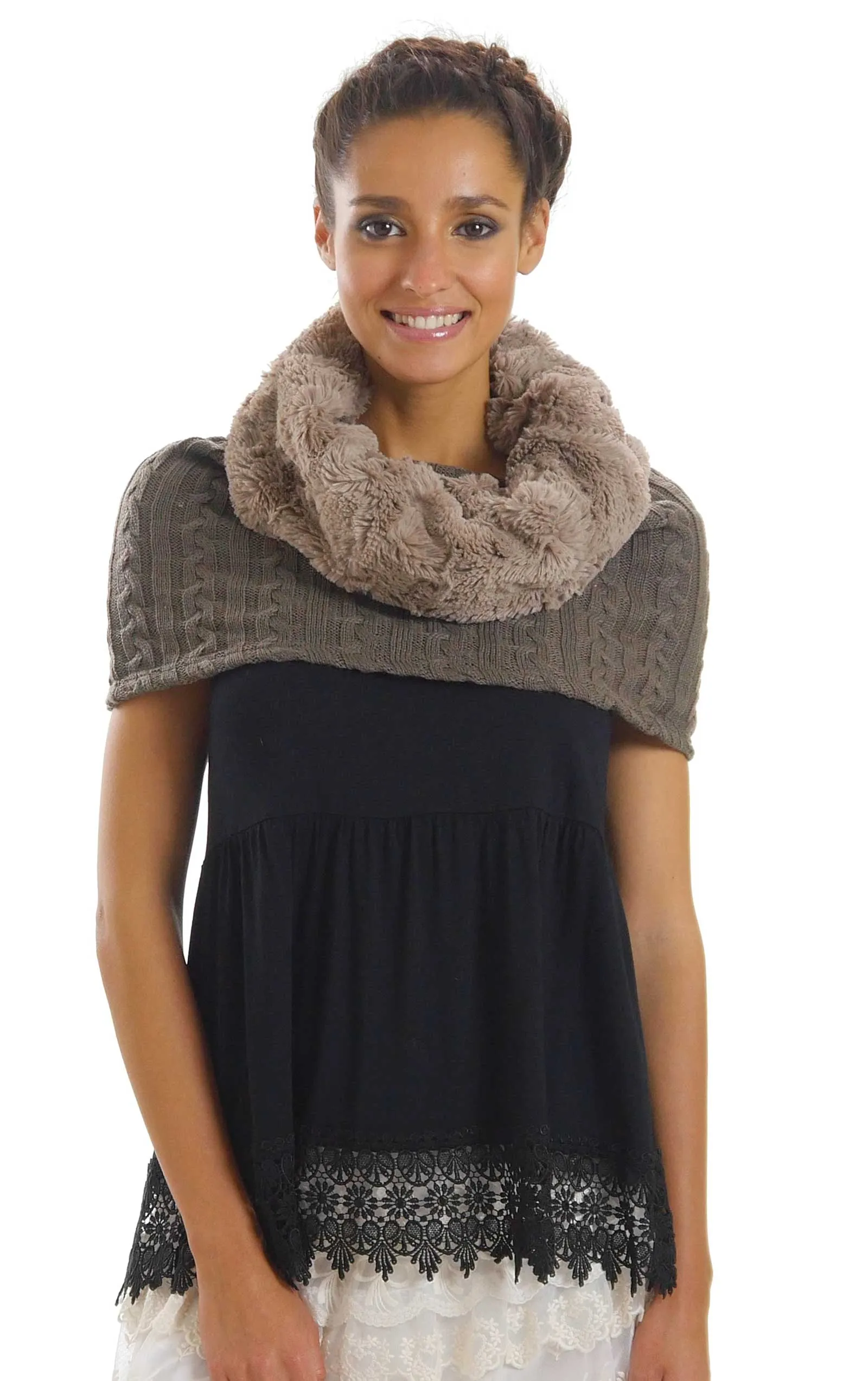 Faux fur Neck Warmer with Shoulder Covered Cable Knit Capelet