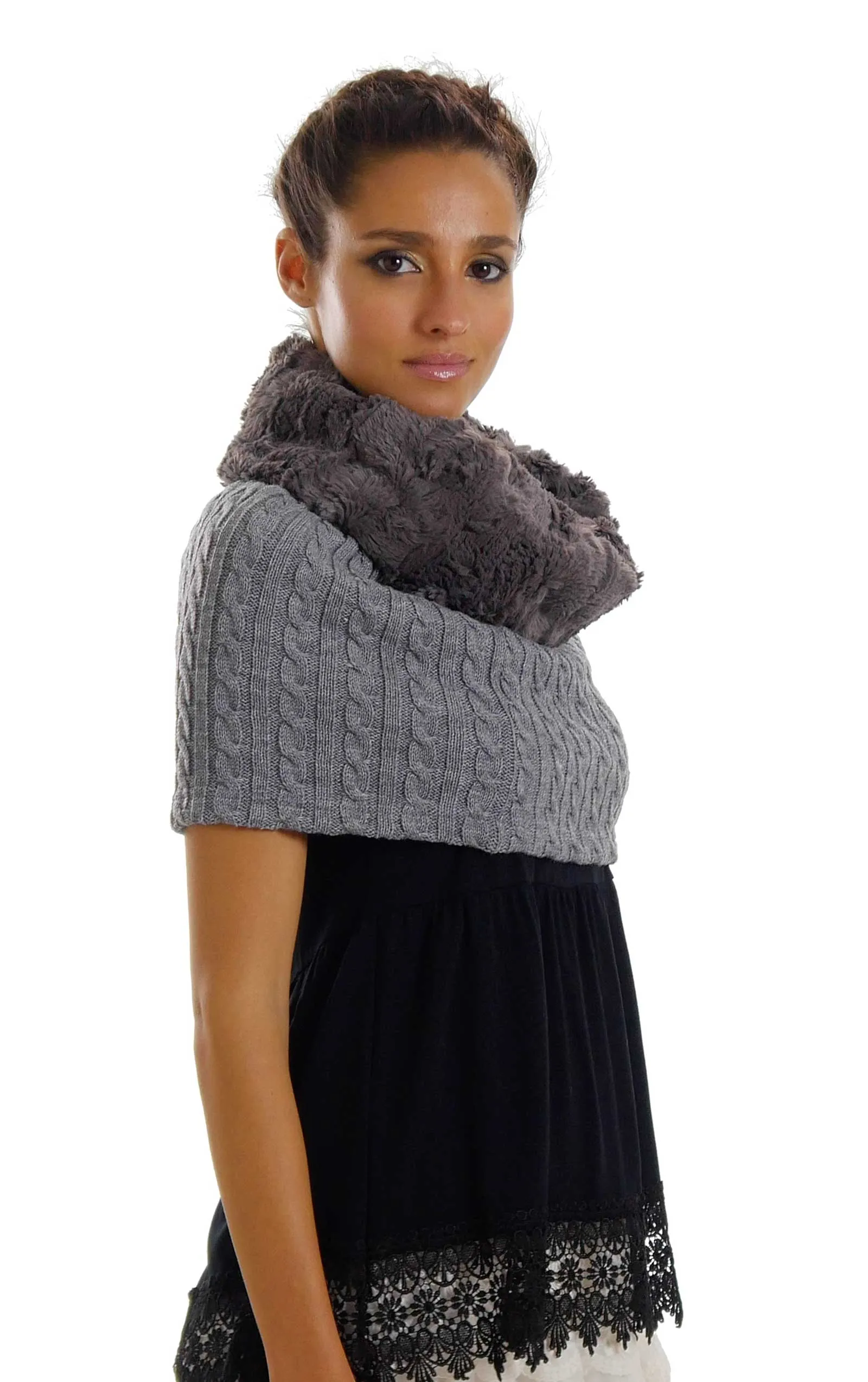 Faux fur Neck Warmer with Shoulder Covered Cable Knit Capelet