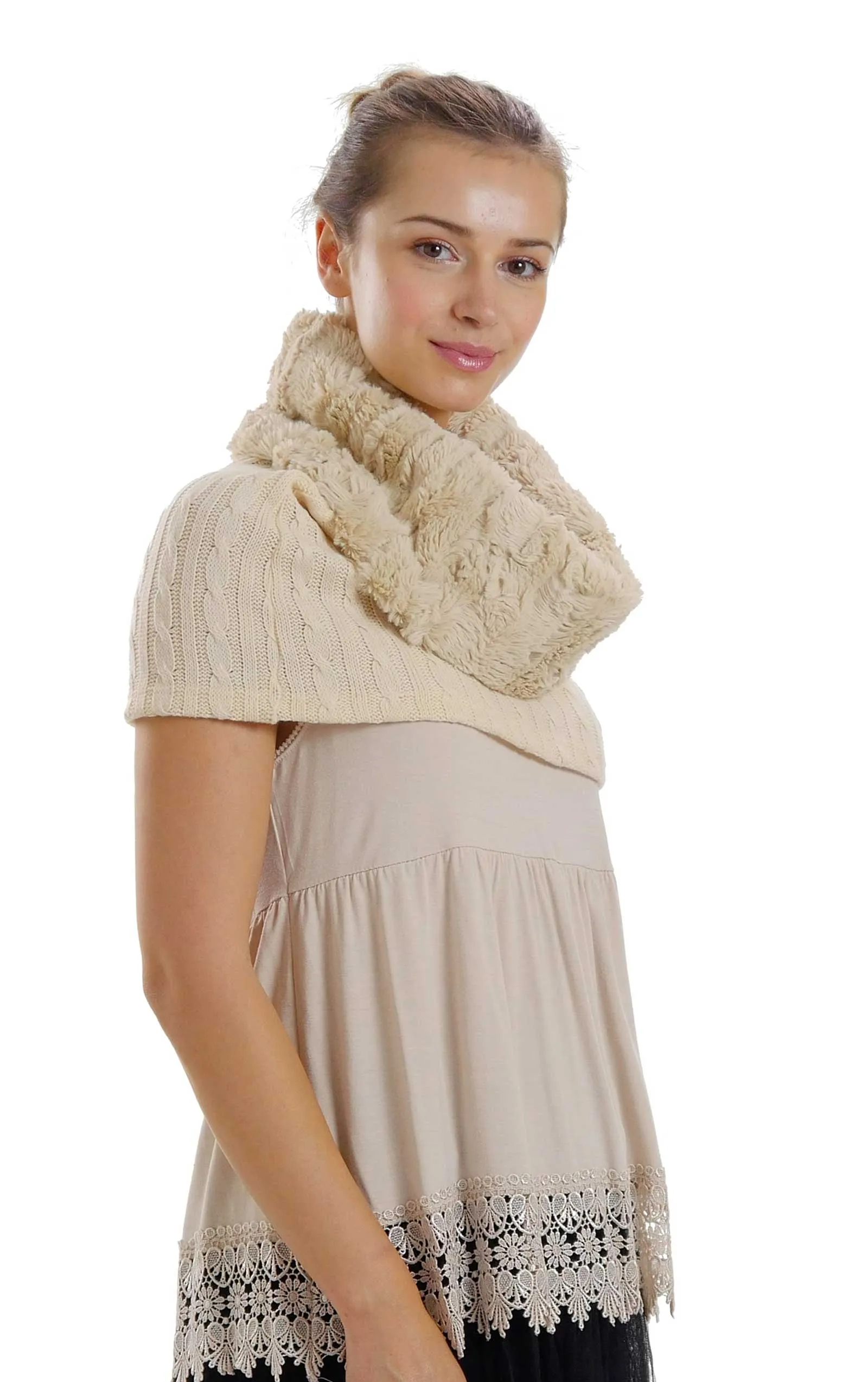 Faux fur Neck Warmer with Shoulder Covered Cable Knit Capelet