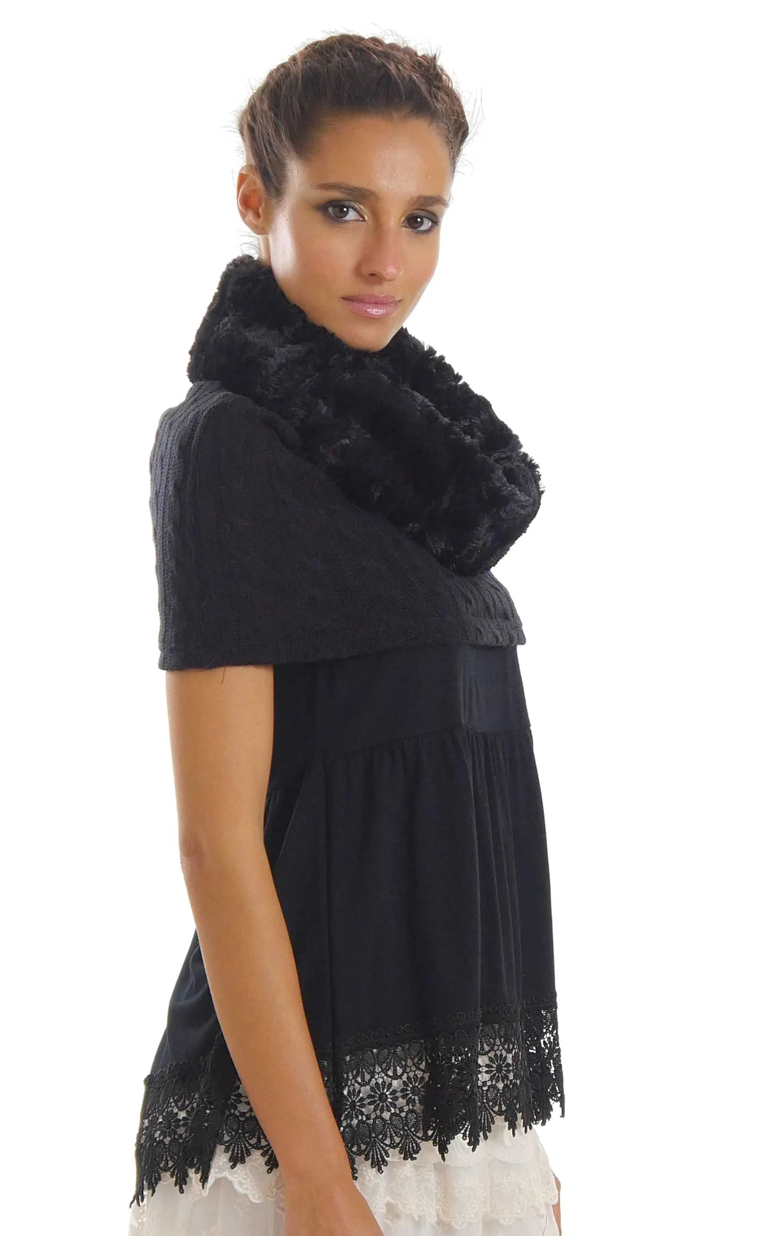 Faux fur Neck Warmer with Shoulder Covered Cable Knit Capelet